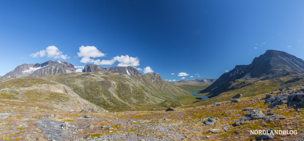 Blick von der Tour auf dem Besseggengrat zum Jotunheimen-Nationalpark