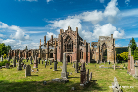 Melrose Abbey in Jedburgh - jeder Stein ein Stück Geschichte
