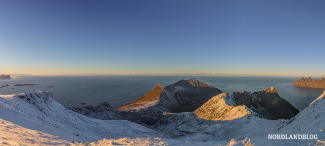 Aussicht vom Gipfel des Husfjellet auf der Insel Senja