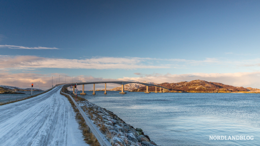 Brücke auf die Insel Sommarøy bei Tromsø