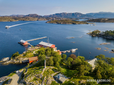 Blick auf den alten Hafen Skjerjehamn - heute ein herrliches Hotel (Sognefjord)