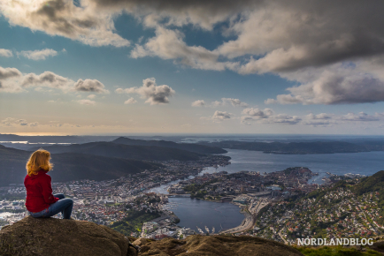 Blick vom Gipfel des Ulriken über die Stadt Bergen in Norwegen