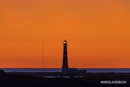 Der Leuchtturm Sletringen Fyr bei Titran auf der Insel Frøya