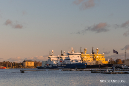Die imposante Eisbrecherflotte Finnlands im Hafen von Helsinki