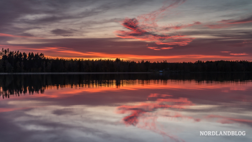 Geniales Abendlicht an einem See im Jämtland (Schweden)