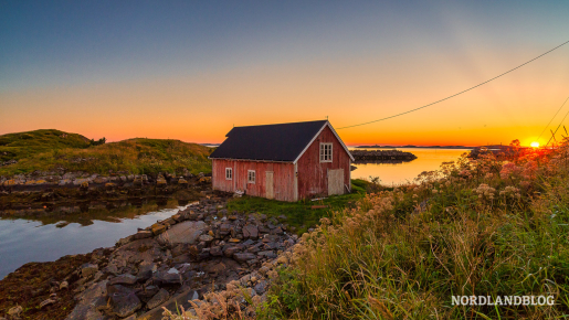 Altes Bootshaus an der Küste beim Fischerdorf Bud