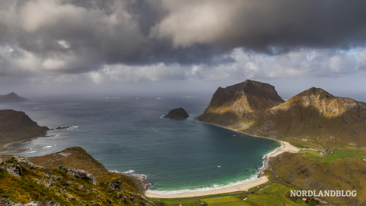 Blick vom Holandsmelen auf die Strände von Vik und Haukland
