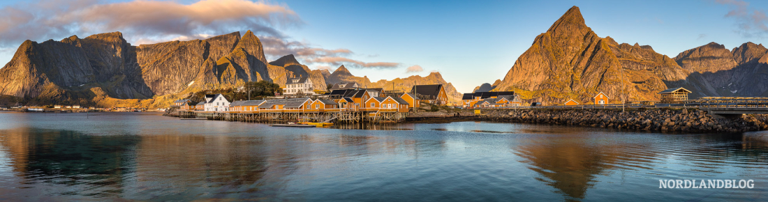 Blick auf die Insel Sakrisøy (Lofoten)