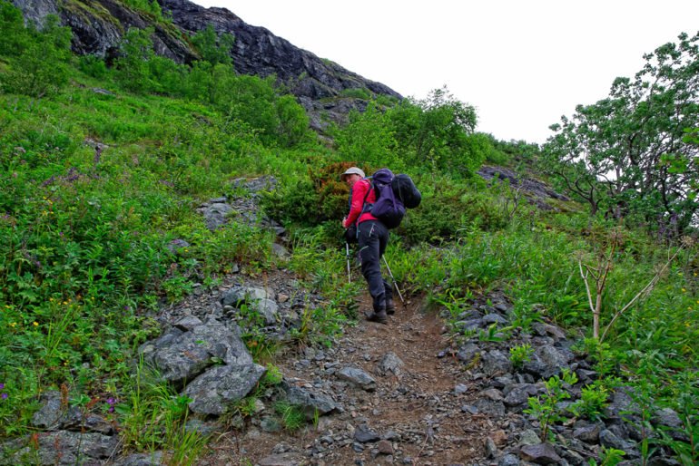 Bild von Conny beim Aufstieg in Richtung Menurubu im Jotunheimen in Norwegen