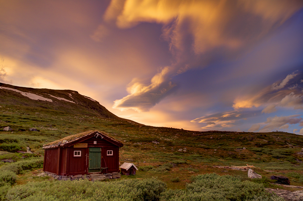 Bild mit einzigartigen Lichtverhältnisse und Wetterphänomenen im Jotunheimen in Norwegen