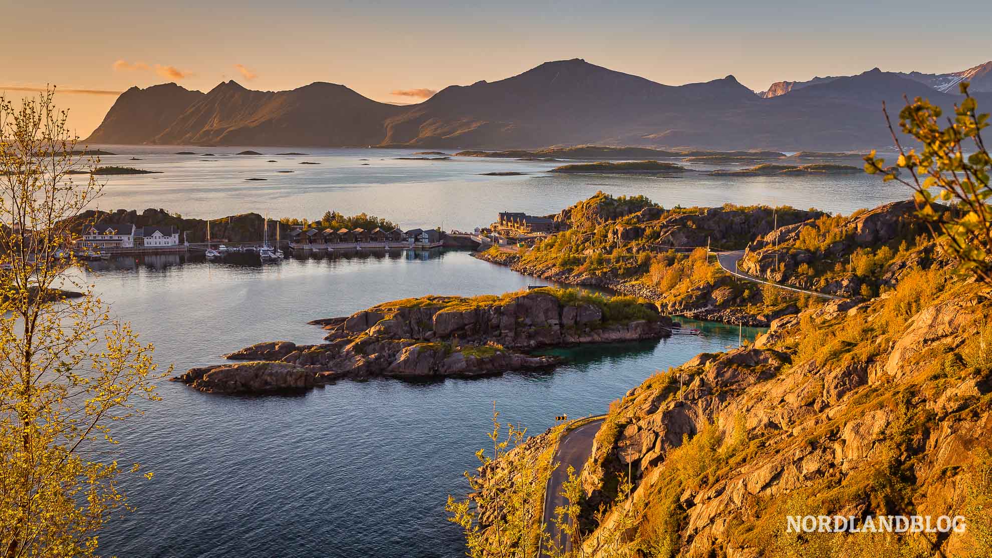 Mitternachtssonne bei Hamn i Senja (Nordnorwegen - Nordlandblog)