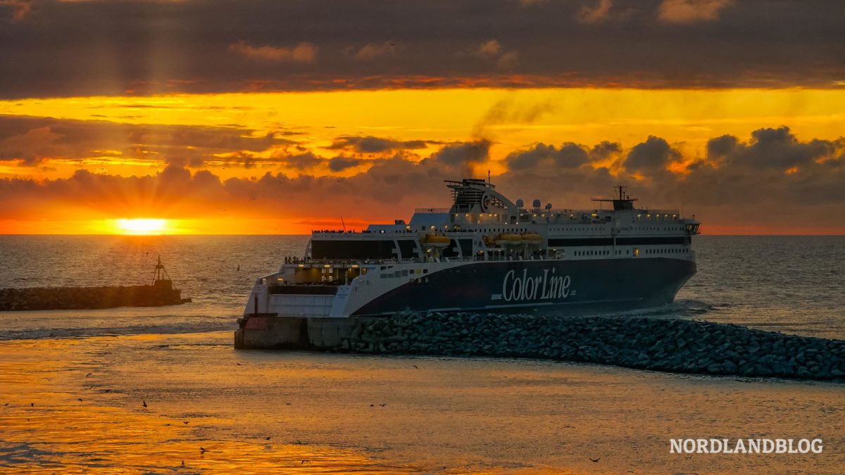 Anreise nach Norwegen - Fähre im Hafen von Dänemark (Nordlandblog)