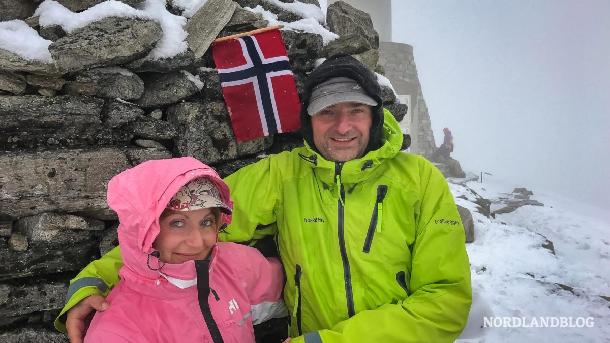 Porträt auf dem Gipfel des Snøhetta im Nationalpark Dovrefjell (Norwegen) - Nordlandblog