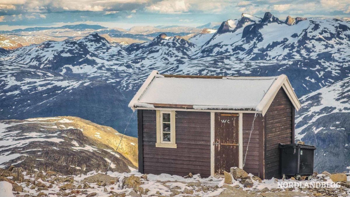 Das höchst gelegene Plumpsklo Norwegens auf einem Gipfel im Jotunheimen