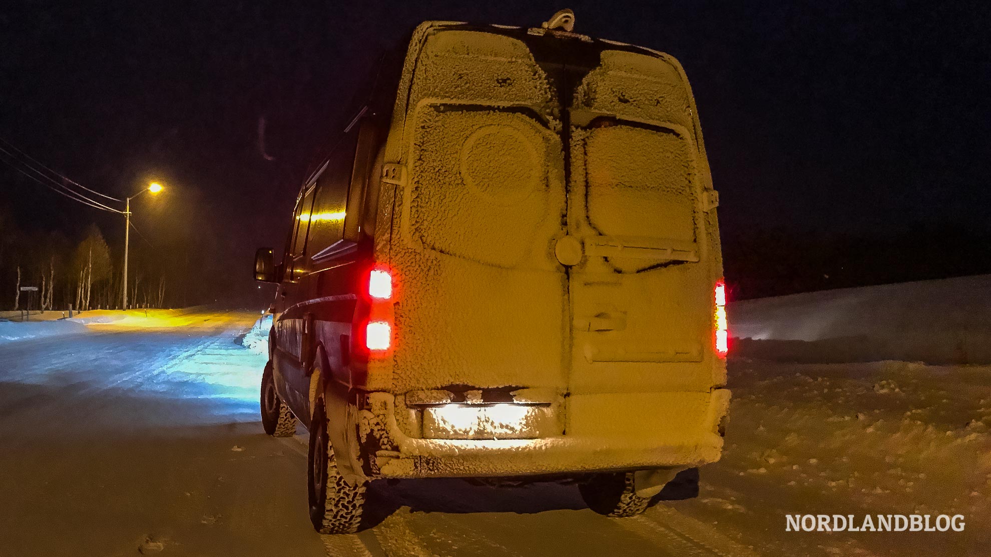 Fahrt nach Röros Eis und Schnee Femundsmarka Norwegen Winterwonderland-Tour Kastenwagen