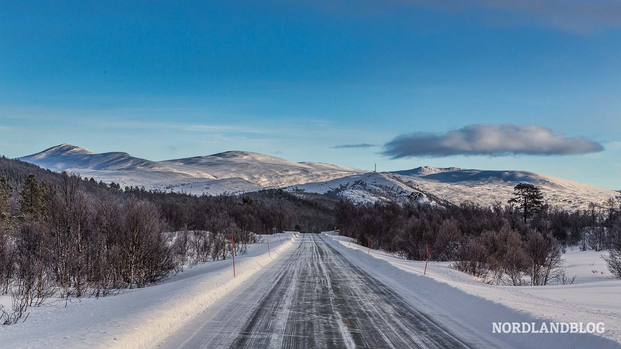 Fahrt nach Stugudalen Winterwunderland Tour Norwegen mit dem Kastenwagen im Winter