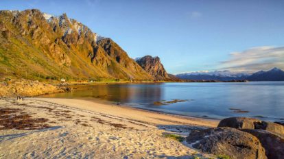 Titelbild Nordnorwegen Vesteralen Strand Rundreise Kastenwagen-Roadtrip