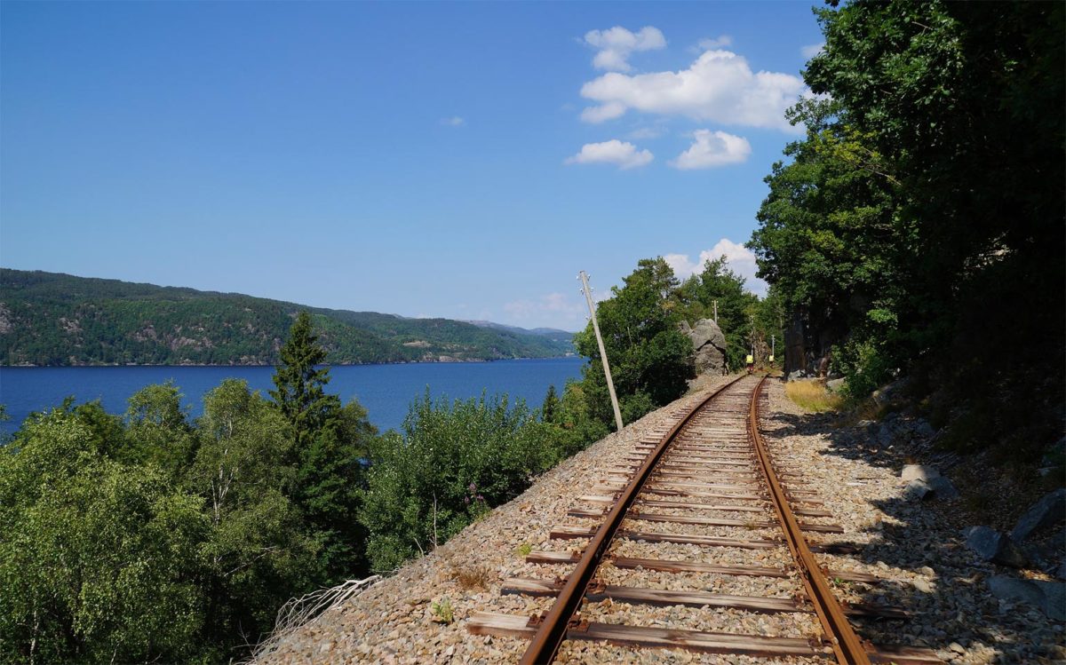 Faszination Südnorwegen - 24 Highlights und Tipps entlang der schönsten Routen Faszination Südnorwegen - 24 Highlights und Tipps entlang der schönsten Routen - Südnorwegen, Sehenswürdigkeiten, Rundreise, Route, Perfekte Reise, Lindesnes, Leuchtturm - sehen-erleben, norwegen - Im ersten Beitrag unserer Reihe empfehlen wir dir mit vielen Details, einer Landkarte und Bildern die schönsten Routen und 24 Highlights sowie Insider-Tipps im Süden von Norwegen für deine perfekte Reise.