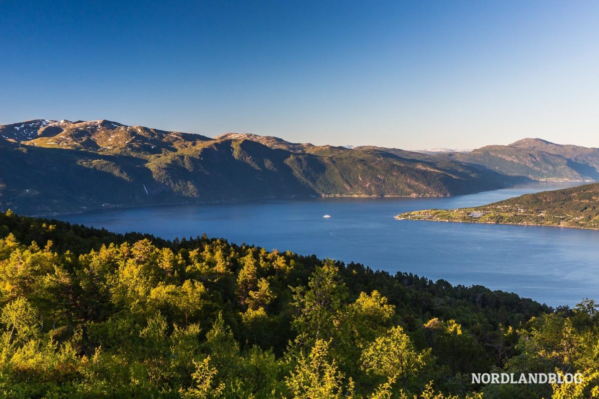 Blick über den Sognefjord (Norwegen) bei Balestrand