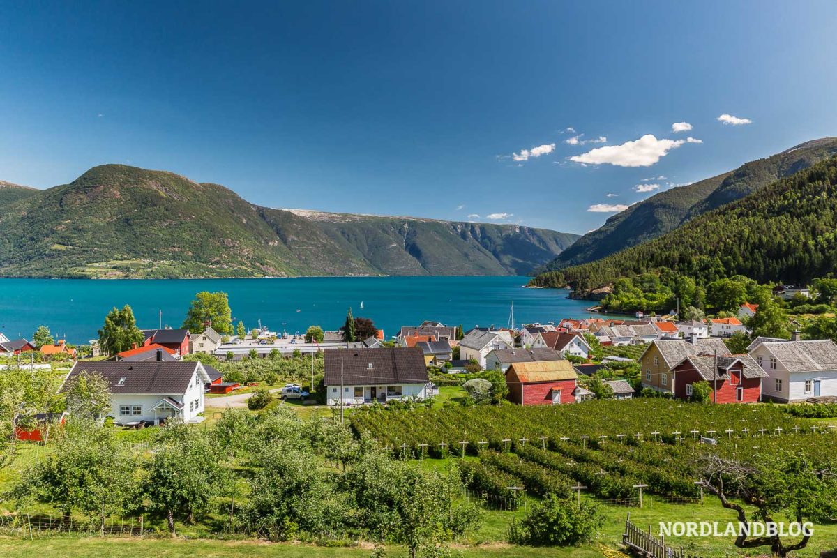 Solvorn - Dorf am Sognefjord in Norwegen