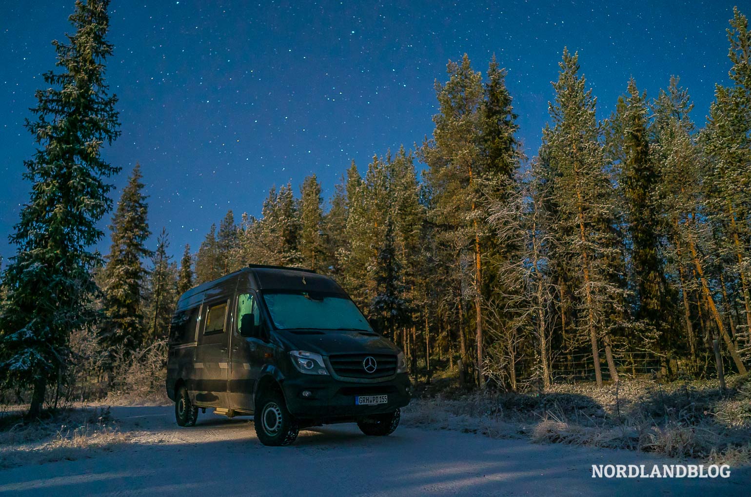 Eiskalte Nacht im Kastenwagen in Finnland auf unserer Wintercamping Reise durch Skandinavien 