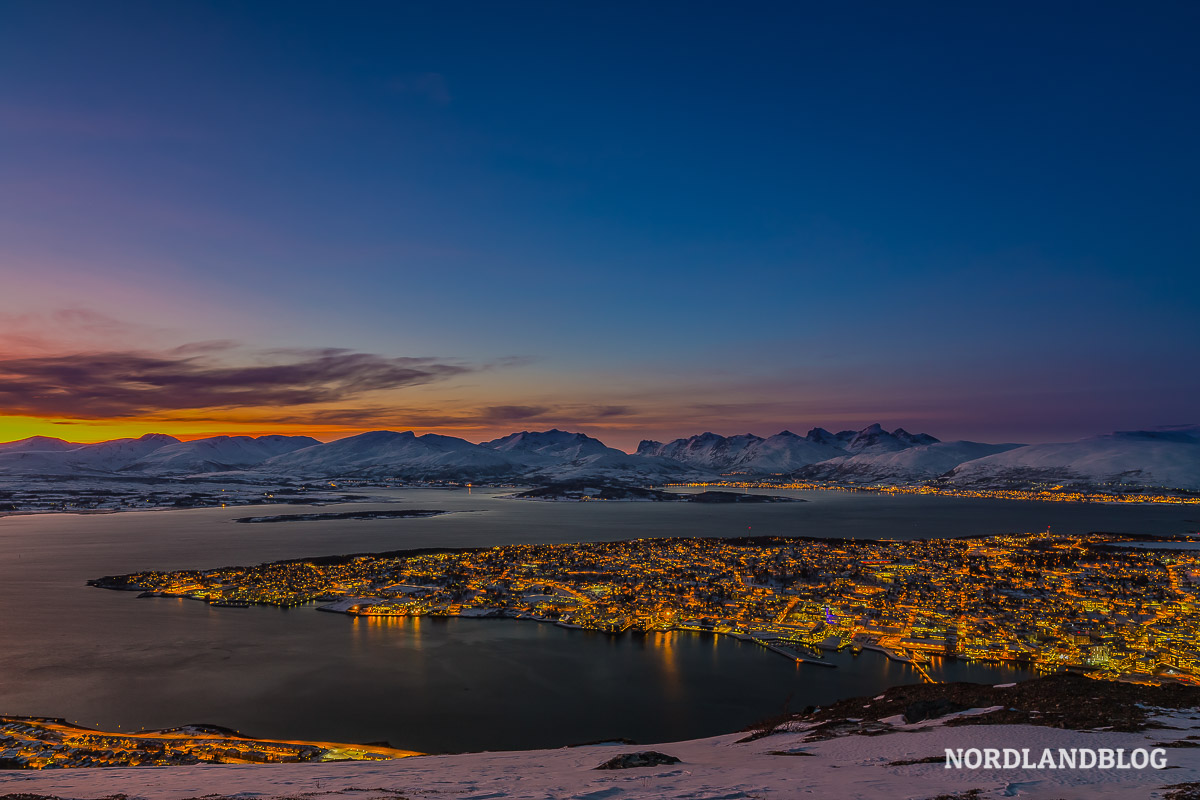 Abendstimmung auf dem Gipfel des Storsteinen über Tromsö