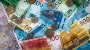 Titelbild Norwegische Kronen zum Beitrag Geld sparen in Norwegen (Nordlandblog)