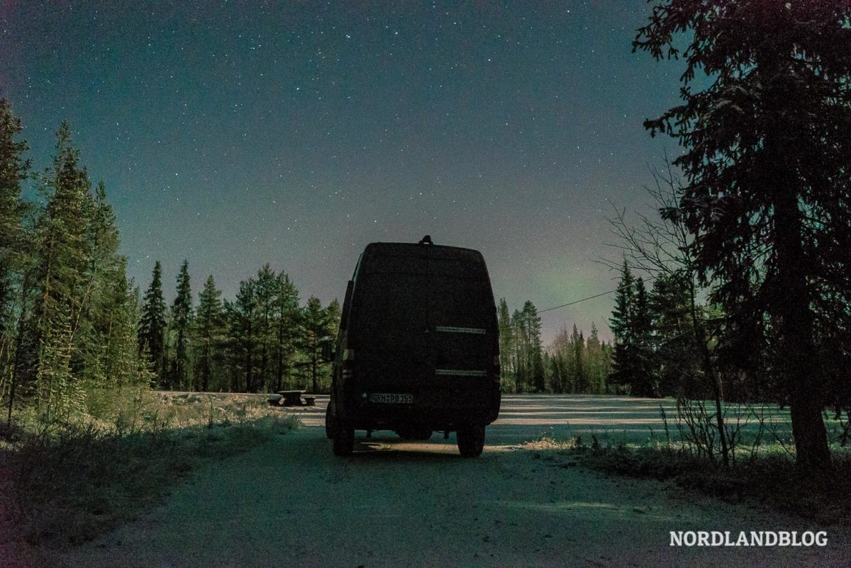 Wohnmobil Stellplatz Finnland: Neben der E 8 am See Kangosjärvi Wohnmobil Stellplatz Finnland: Neben der E 8 am See Kangosjärvi - Wohnmobil, Winterwunderland, Wintercamping, Stellplatz, See, Parkplatz, Kastenwagen - stellplaetze-finnland -