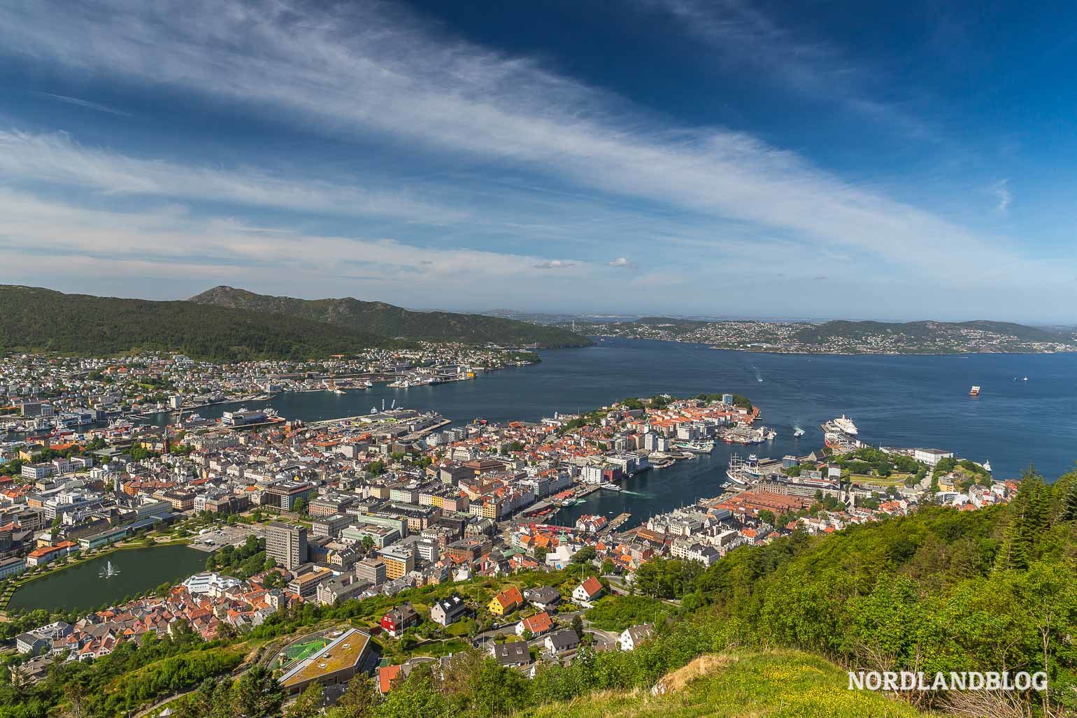 Blick Über die alte Hansestadt Bergen an der Westküste von Norwegen (Westnorwegen)