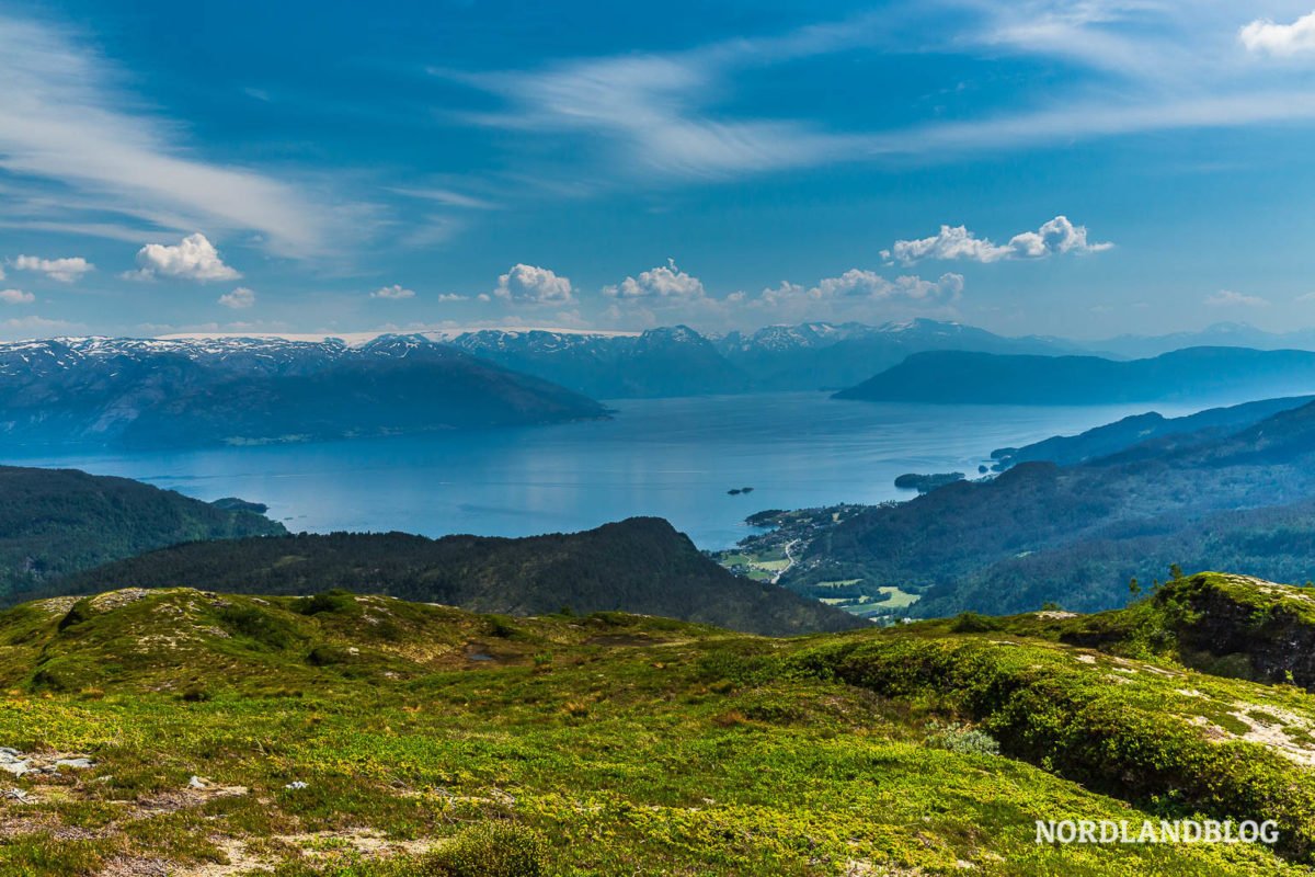 10 Ideen für den perfekten Aufenthalt am Hardangerfjord 10 Ideen für den perfekten Aufenthalt am Hardangerfjord - Tipps, Sehenswürdigkeiten, Rundreise, Hardangerfjord, Fjordnorwegen - norwegen-reisetipps - Für deinen Trip an den Hardangefjord oder durch Fjordnorwegen verraten wir dir in diesem Beitrag die zehn ultimativen Tipps, Hotspots und Aktivitäten - damit deine Reise unvergesslich wird.