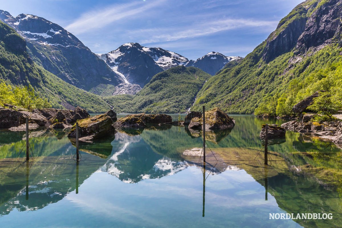 10 Ideen für den perfekten Aufenthalt am Hardangerfjord 10 Ideen für den perfekten Aufenthalt am Hardangerfjord - Tipps, Sehenswürdigkeiten, Rundreise, Hardangerfjord, Fjordnorwegen - norwegen-reisetipps - Für deinen Trip an den Hardangefjord oder durch Fjordnorwegen verraten wir dir in diesem Beitrag die zehn ultimativen Tipps, Hotspots und Aktivitäten - damit deine Reise unvergesslich wird.