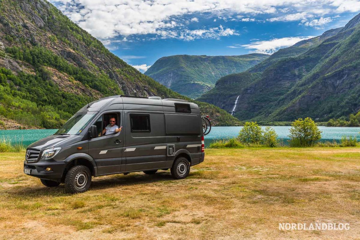 Faszination Südnorwegen - 24 Highlights und Tipps entlang der schönsten Routen Faszination Südnorwegen - 24 Highlights und Tipps entlang der schönsten Routen - Südnorwegen, Sehenswürdigkeiten, Rundreise, Route, Perfekte Reise, Lindesnes, Leuchtturm, Goldener Ring - norwegen-reisetipps - Im ersten Beitrag unserer Reihe empfehlen wir dir mit vielen Details, einer Landkarte und Bildern die schönsten Routen und 24 Highlights sowie Insider-Tipps im Süden von Norwegen für deine perfekte Reise.