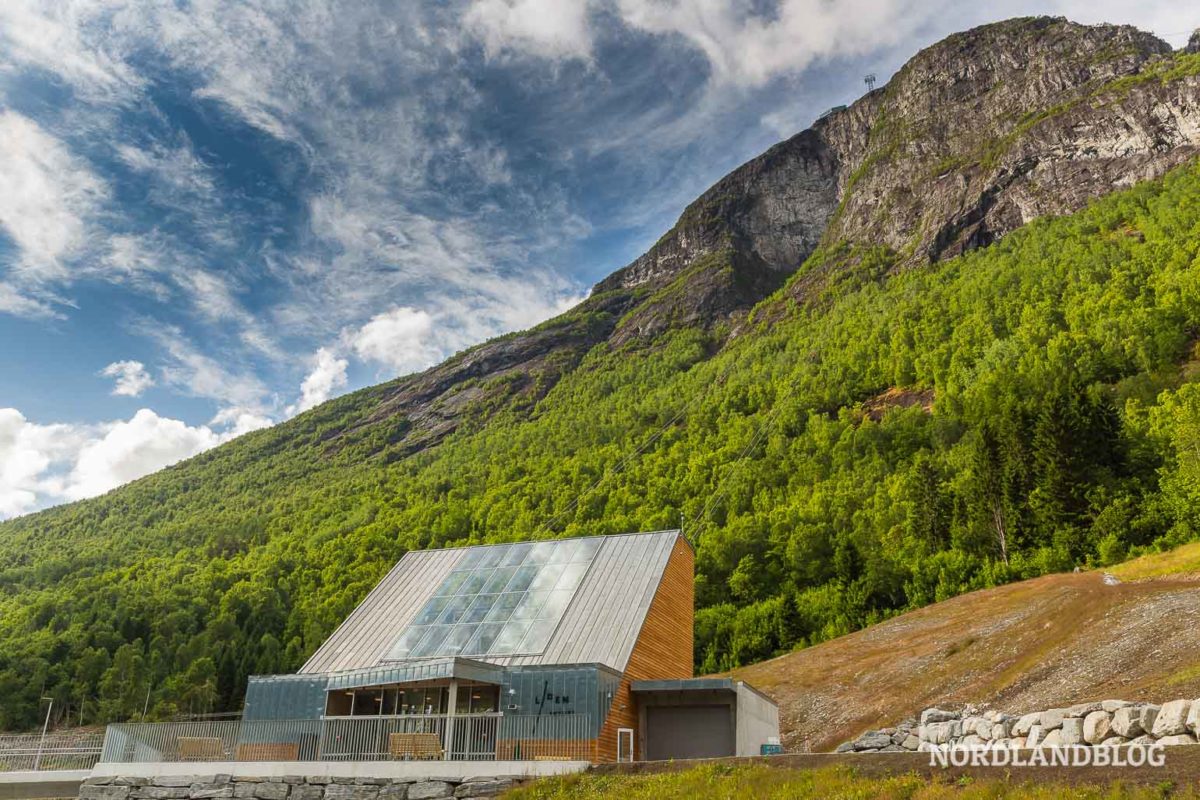 Talstation vom Loen Skylift am Nordfjord (Norwegen) Talstation vom Loen Skylift am Nordfjord (Norwegen)