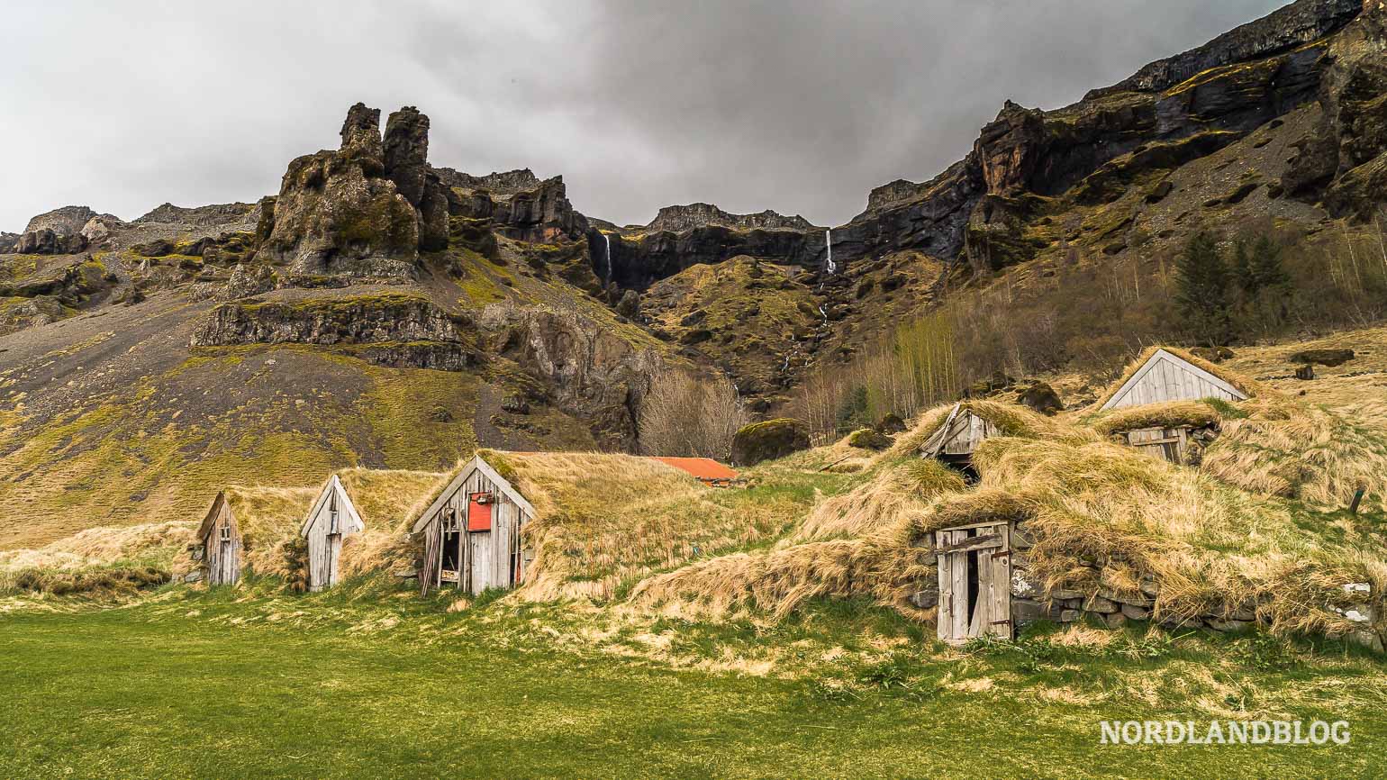 Núpsstaður Island Nordlandblog Kastenwagen Rundreise Gehöft Häuser
