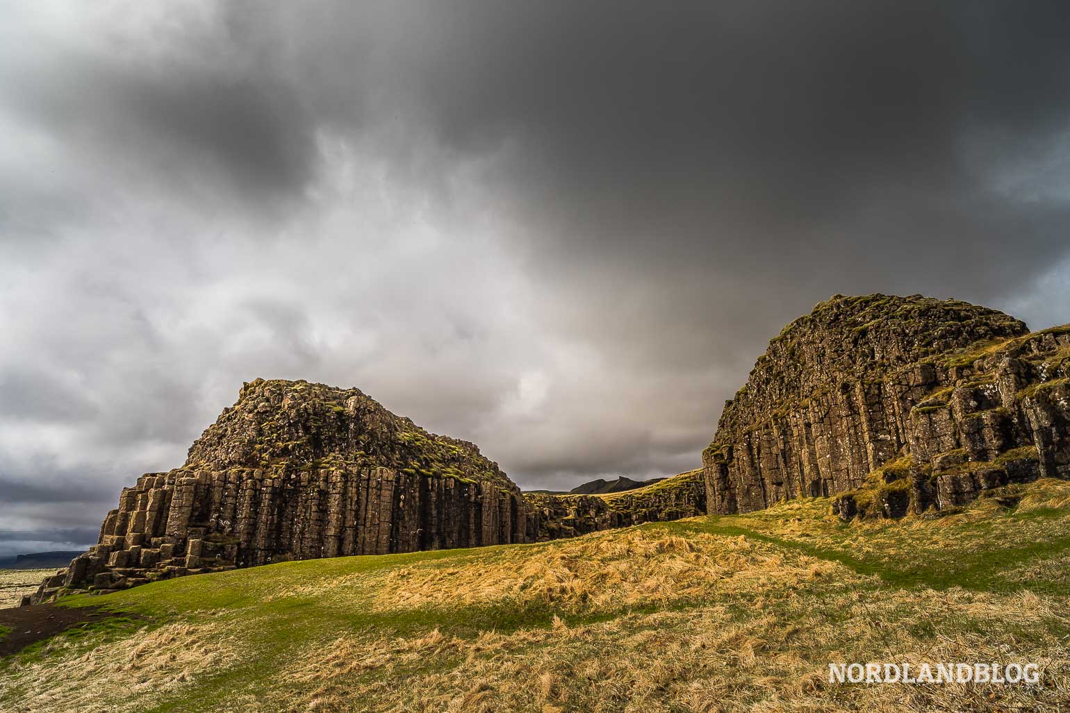 Dverghamrar Basalt Felsen Island Roadtrip Nordlandblog