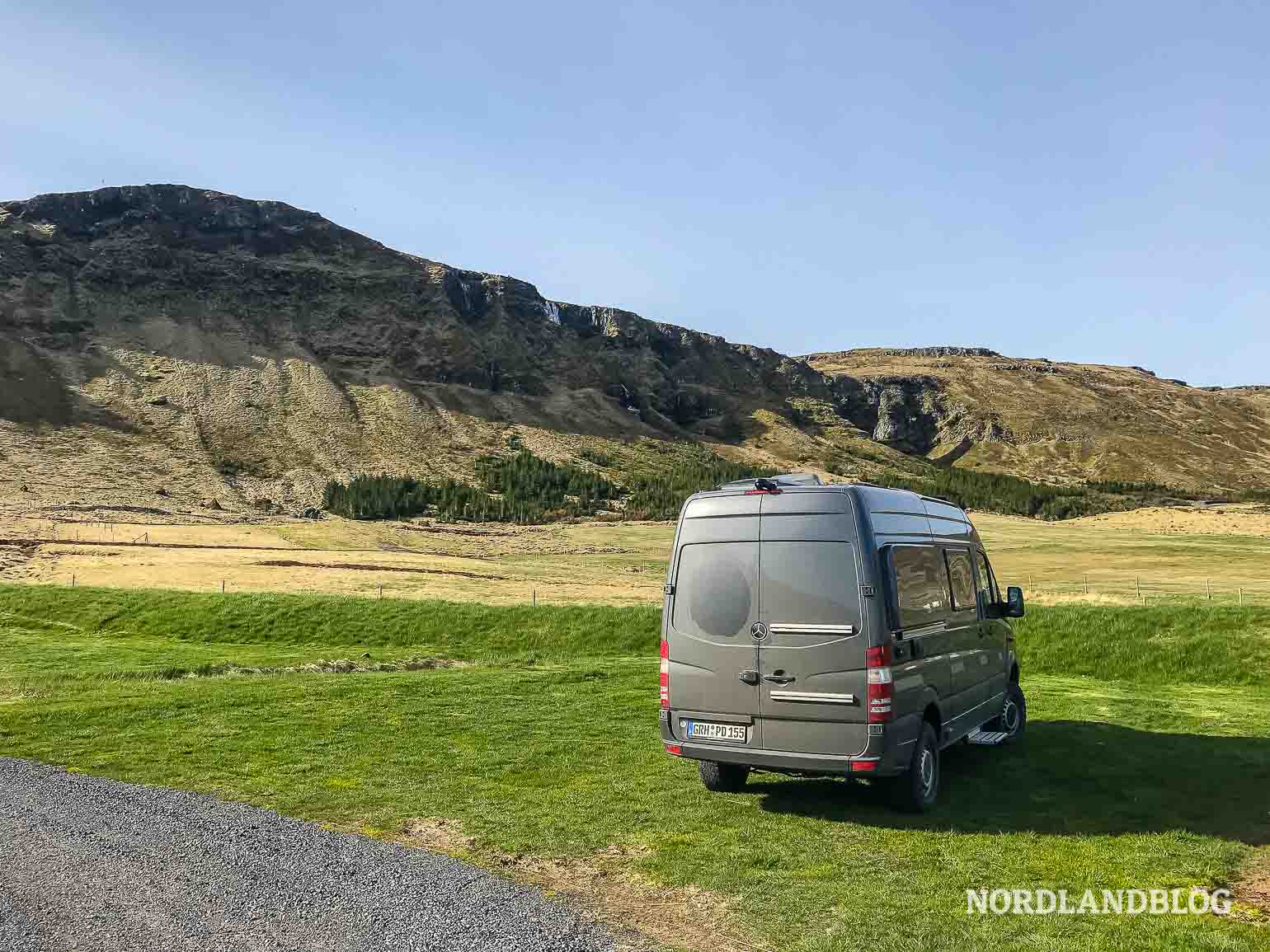 Am Morgen auf dem Campingplatz in Ólafsvík (Island)