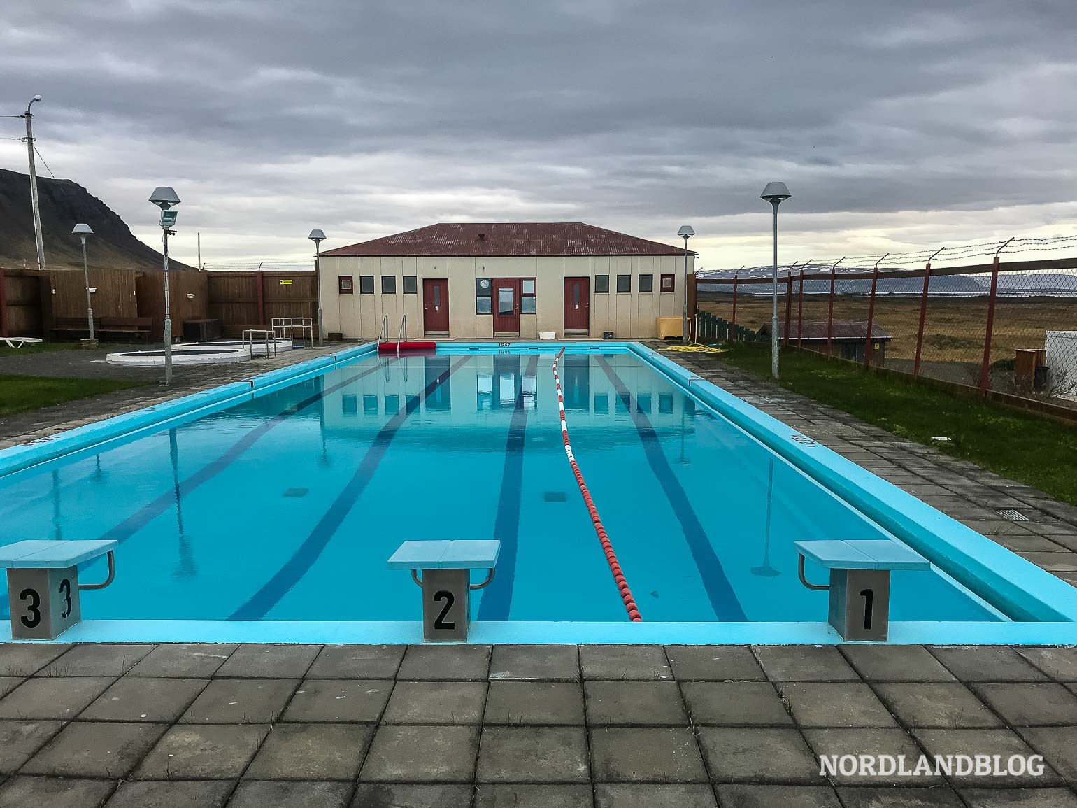 Schwimmbad Grettislaug in Reykholar direkt neben dem Campingplatz
