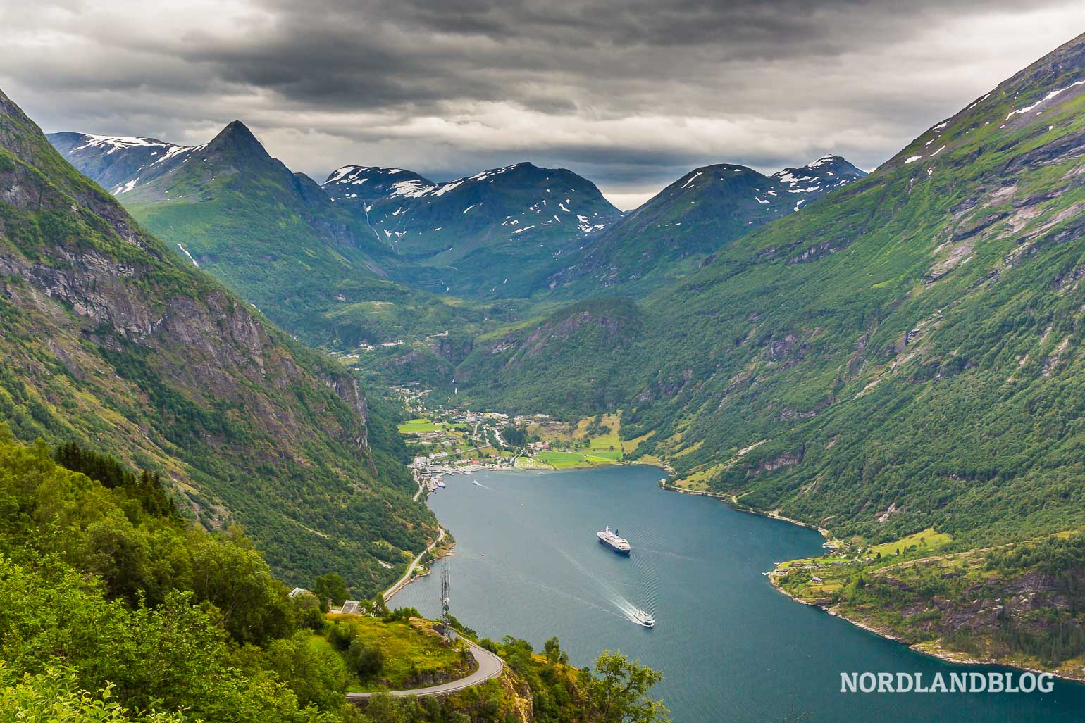 Adlerschwingen Aussichtspunkt am Geirangerfjord in Norwegen