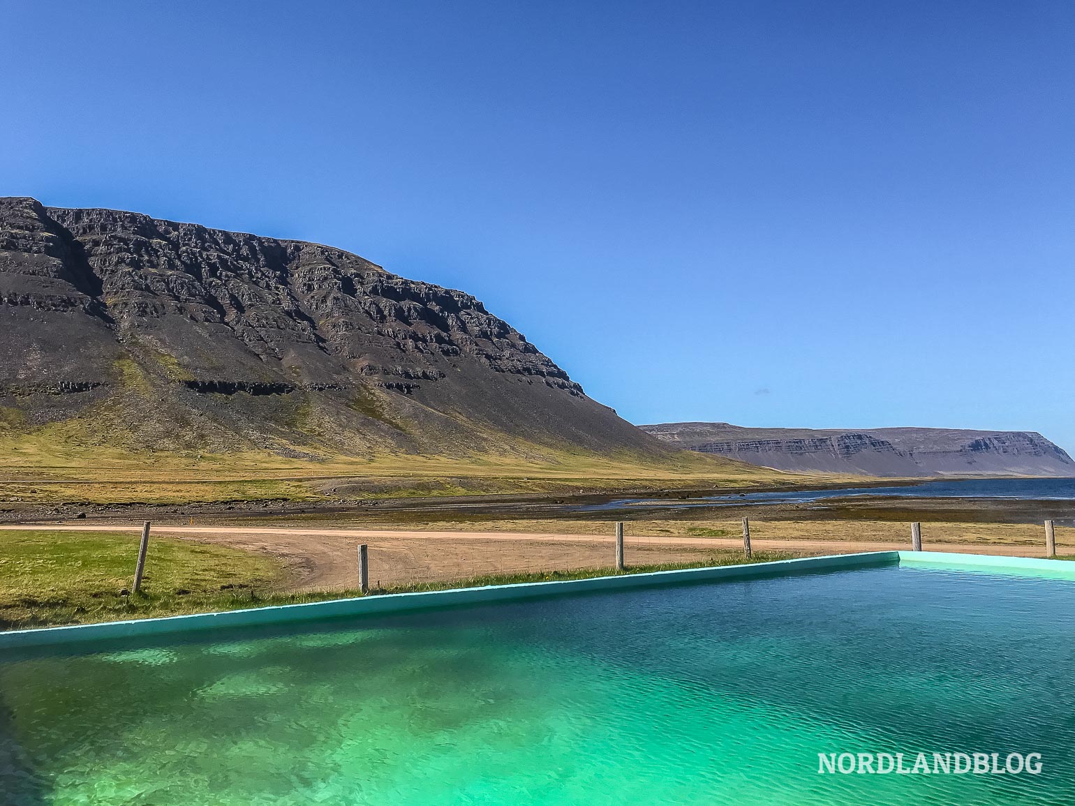 Halbnatürlicher Hotpot in Island (Westfjorde)