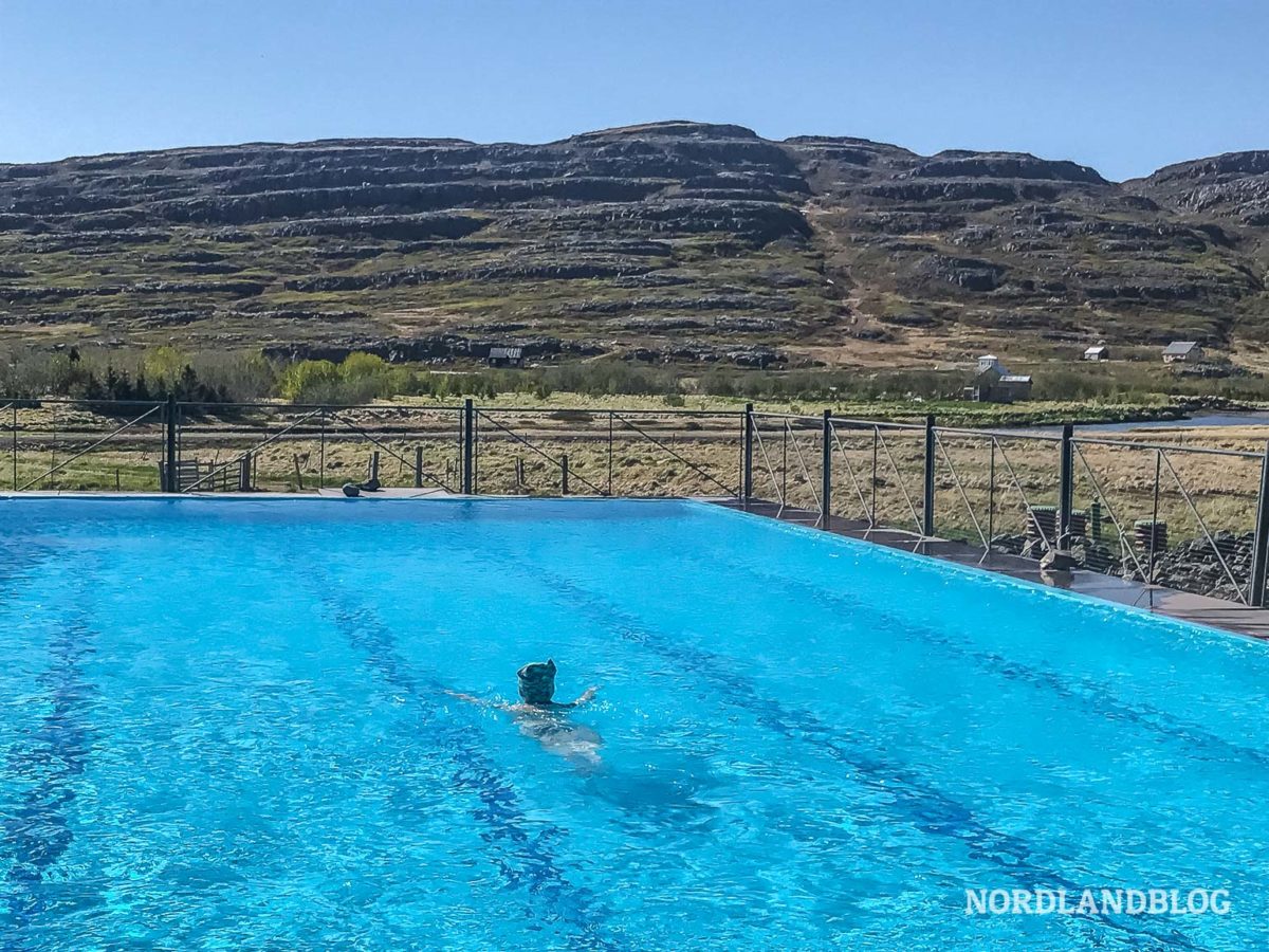 Schwimmbecken von Gvendarlaug / Island