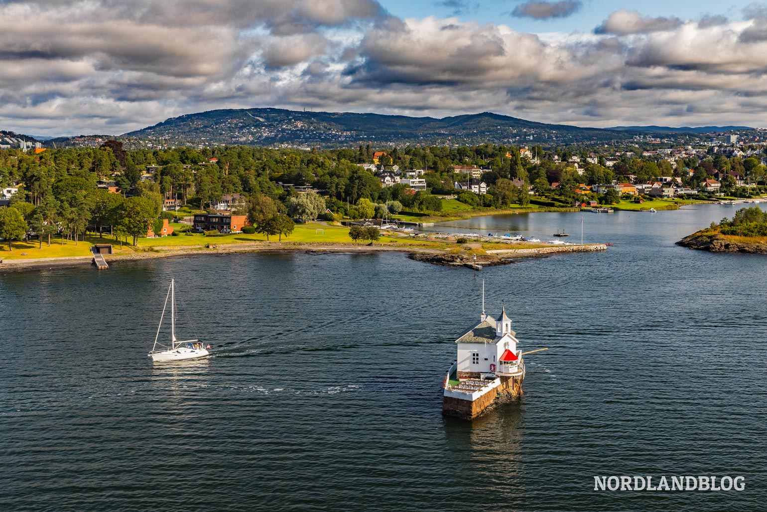 Anreise nach Norwegen: Fahrt mit der ColorLine Fähre durch den Oslofjord in Norwegen