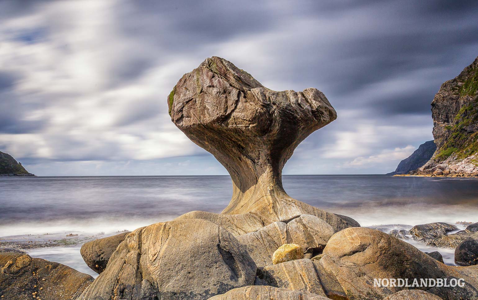 Vågsøy Kannesteinen Felsen Norwegen