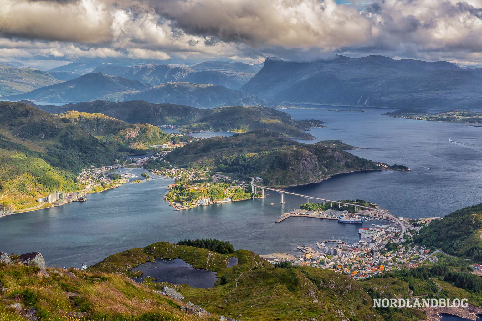 Blick vom Veten auf der Insel Maloy (Norwegen)