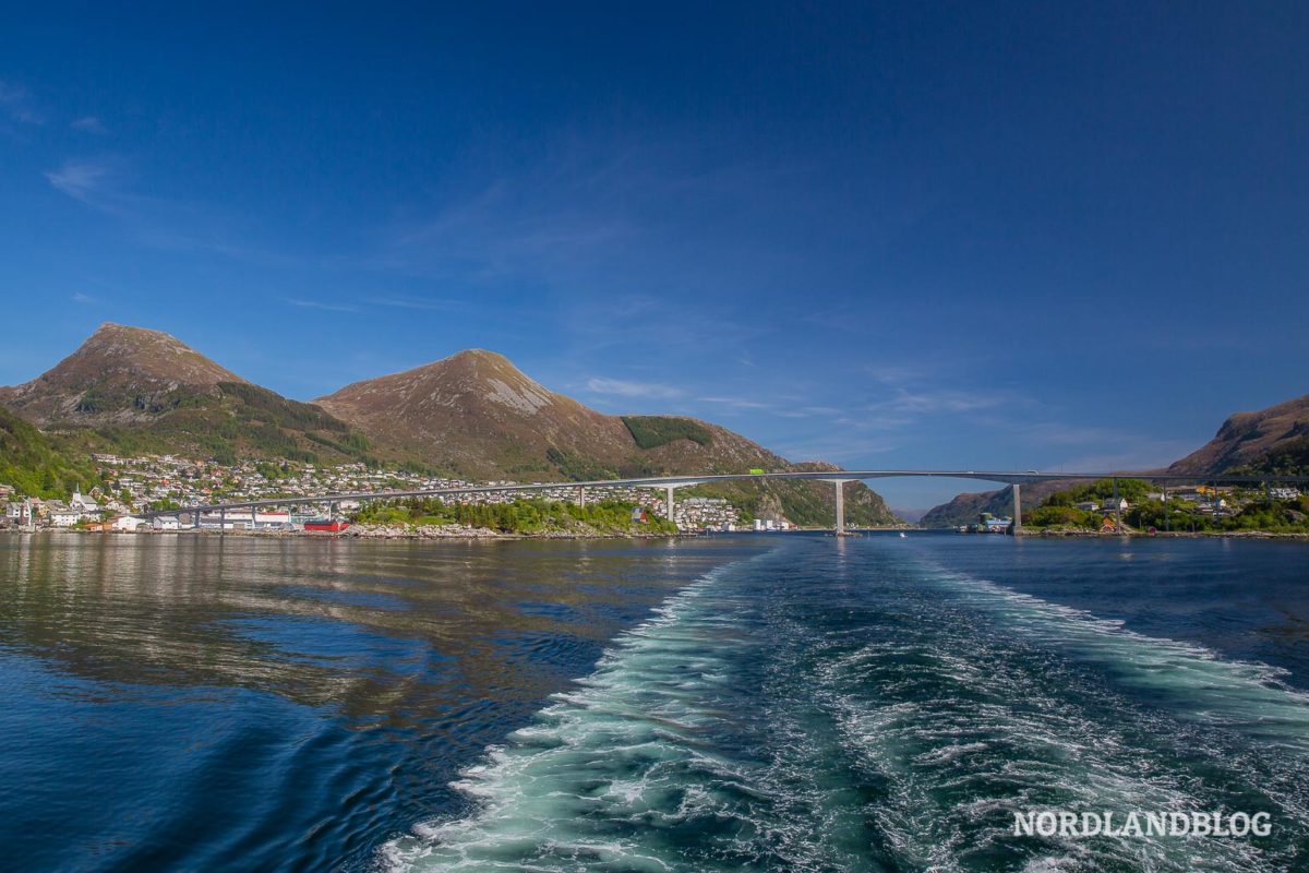 Best of Norwegen: 30 Highlights und Insidertipps am Nordfjord Best of Norwegen: 30 Highlights und Insidertipps am Nordfjord - Westküste, Vestkysten, Sogn og Fjordane, Nordfjord, Fjordnorwegen - norwegen-reisetipps - 30 Highlights mit verlinkten Koordinaten, Sehenswürdigkeiten, Insider-Tipps und detaillierte Informationen für deinen perfekten Aufenthalt am Nordfjord in Norwegen