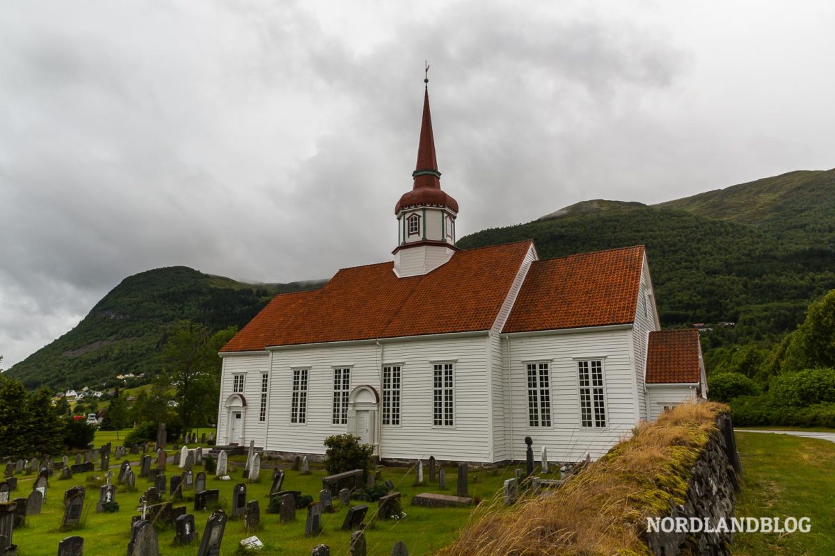 Best of Norwegen: 30 Highlights und Insidertipps am Nordfjord Best of Norwegen: 30 Highlights und Insidertipps am Nordfjord - Westküste, Vestkysten, Sogn og Fjordane, Nordfjord, Fjordnorwegen - norwegen-reisetipps - 30 Highlights mit verlinkten Koordinaten, Sehenswürdigkeiten, Insider-Tipps und detaillierte Informationen für deinen perfekten Aufenthalt am Nordfjord in Norwegen