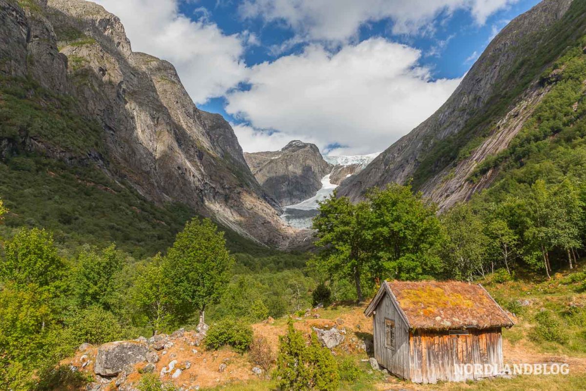 Brenndalsbreen im Oldendalen Nordfjord Norwegen Brenndalsbreen im Oldendalen Nordfjord Norwegen