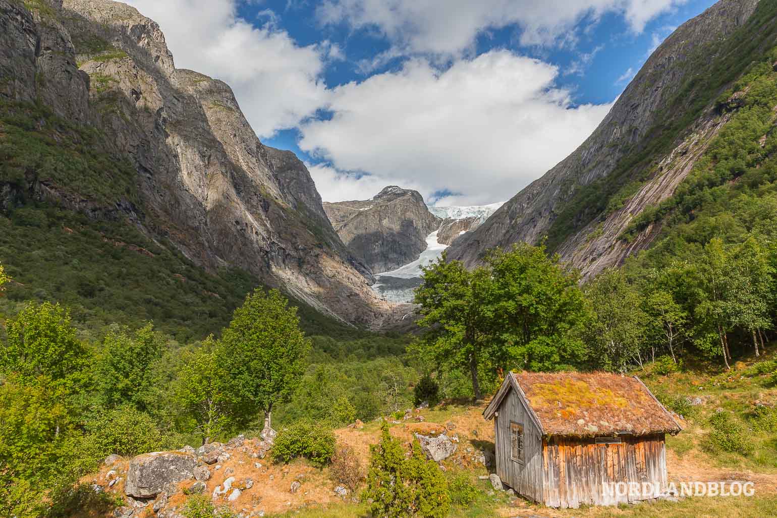 Brenndalsbreen im Oldendalen Nordfjord Norwegen