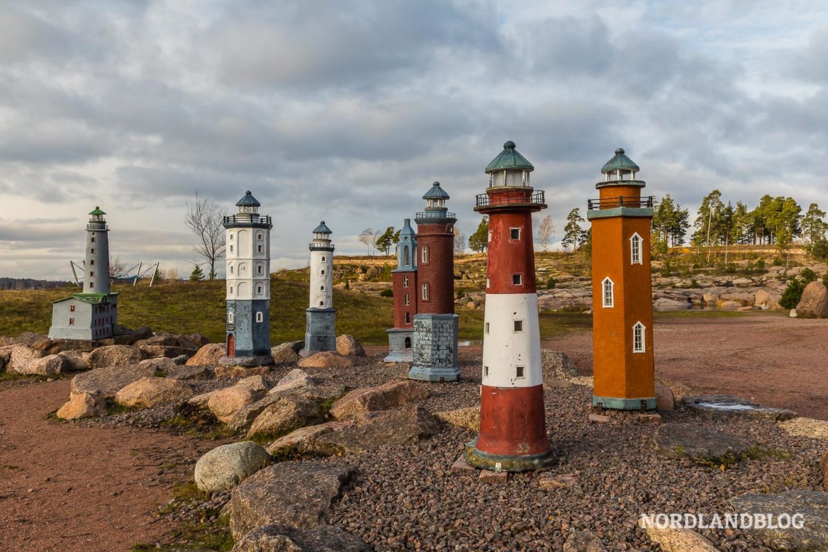 Miniaturen von den Leuchttürmen entlang der finnischen Ostseeküste im Katariina Seaside Park von Kotka Miniaturen von den Leuchttürmen entlang der finnischen Ostseeküste im Katariina Seaside Park von Kotka