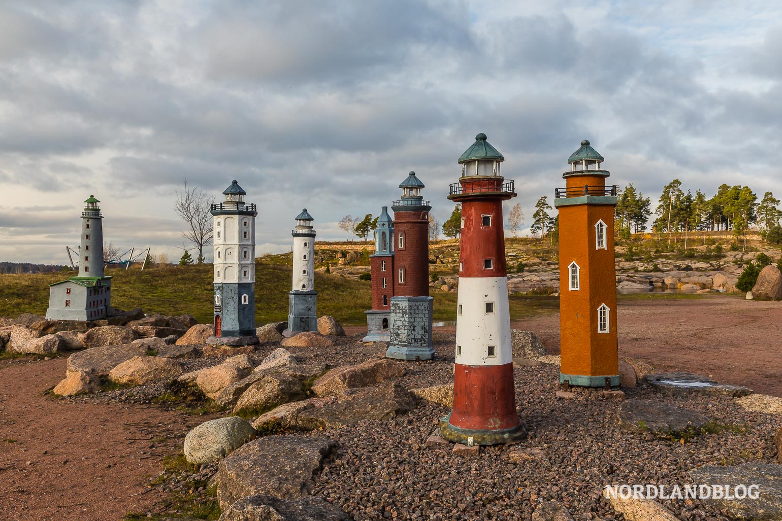 Miniaturen von den Leuchttürmen entlang der finnischen Ostseeküste im Katariina Seaside Park von Kotka