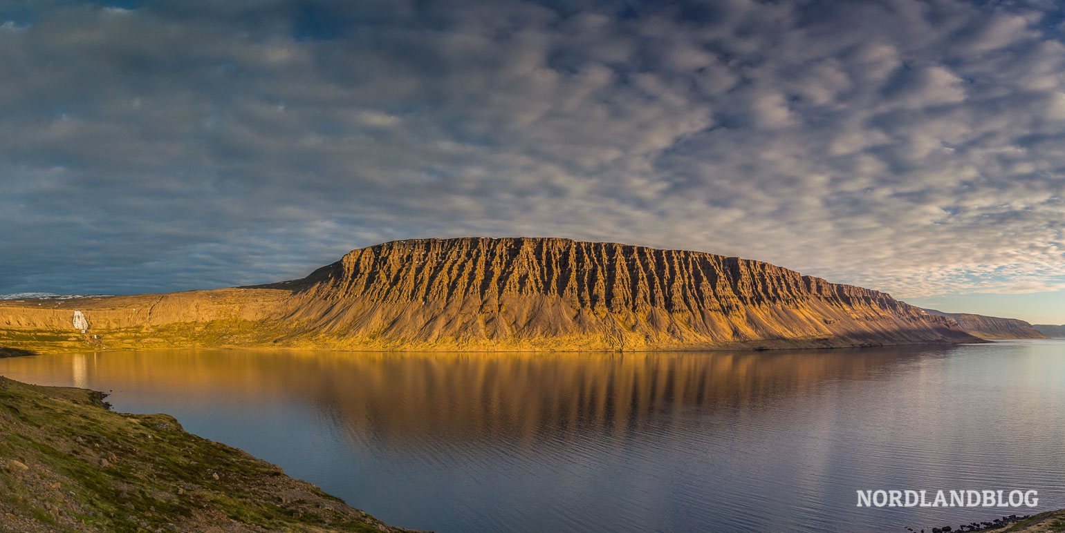Fahrt im goldenen Abendlicht nach Þingeyri